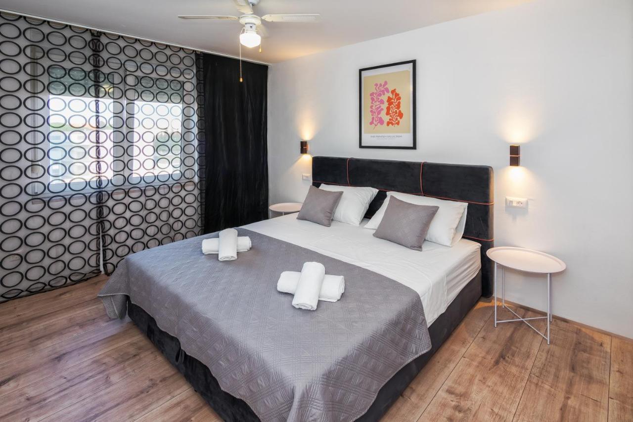 3-Bedroom Sea View Apartment - Balcony, Elevator - Spinut, Split Ngoại thất bức ảnh