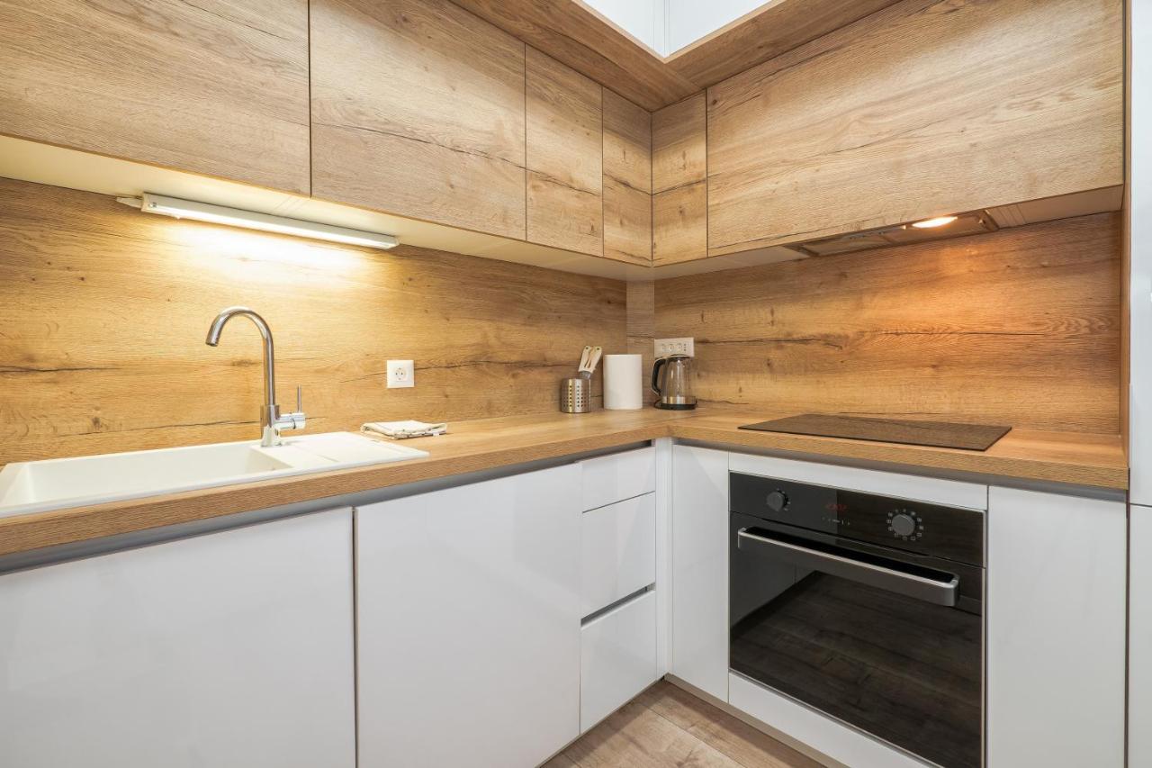 3-Bedroom Sea View Apartment - Balcony, Elevator - Spinut, Split Ngoại thất bức ảnh