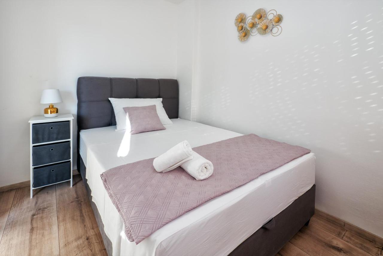 3-Bedroom Sea View Apartment - Balcony, Elevator - Spinut, Split Ngoại thất bức ảnh