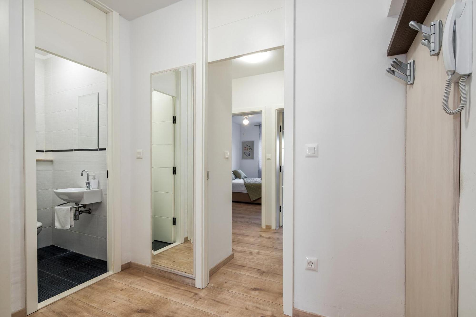 3-Bedroom Sea View Apartment - Balcony, Elevator - Spinut, Split Ngoại thất bức ảnh