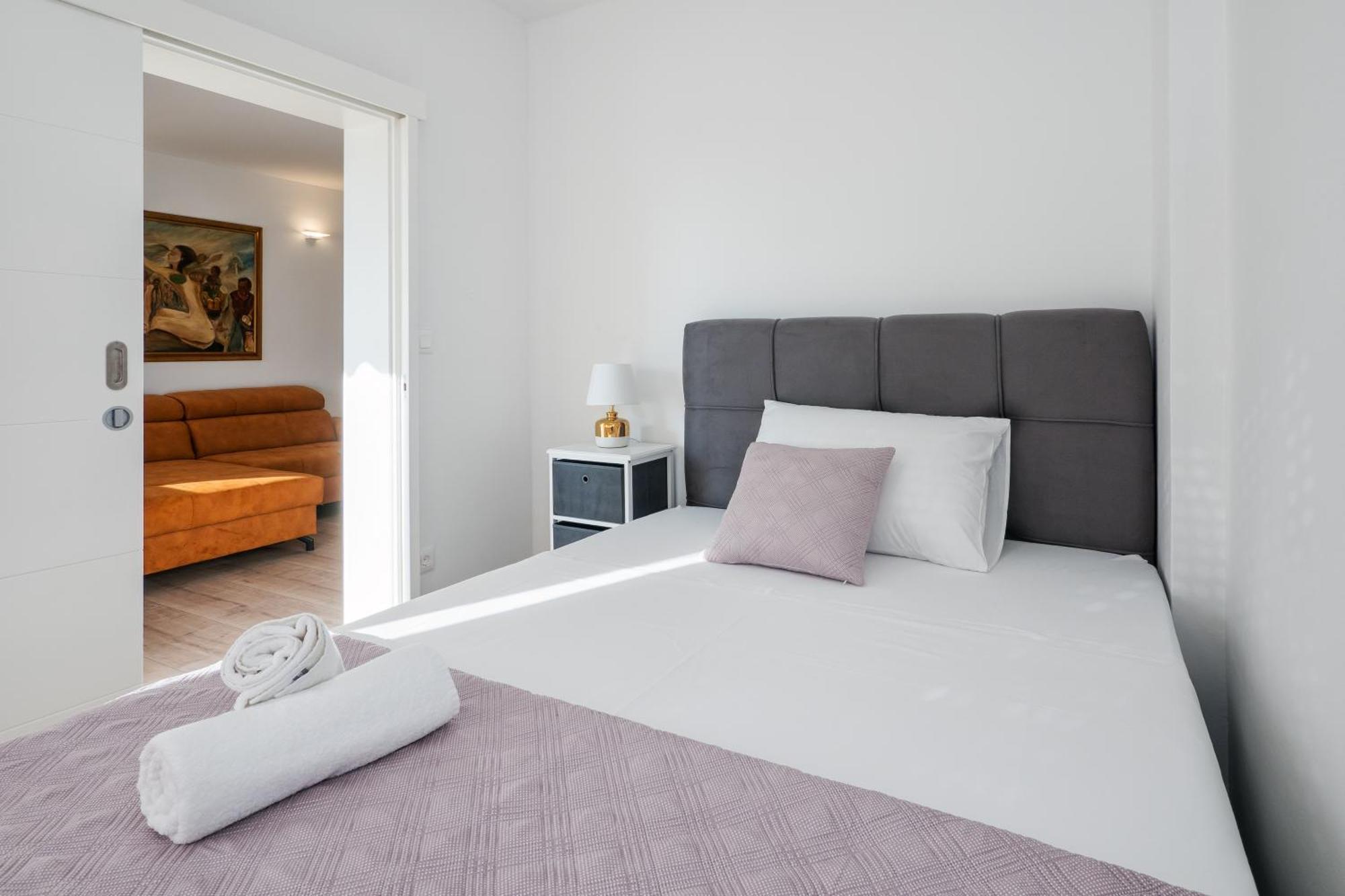 3-Bedroom Sea View Apartment - Balcony, Elevator - Spinut, Split Ngoại thất bức ảnh